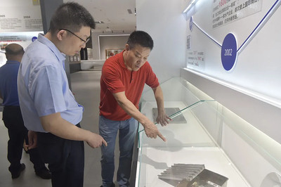 最虔诚的信徒是如何变成双眼通红的囚徒